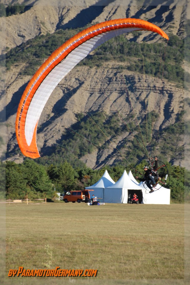 Pilot: Stefaan Michils with Parajet Zenith Thor200 and Paramania GTR22